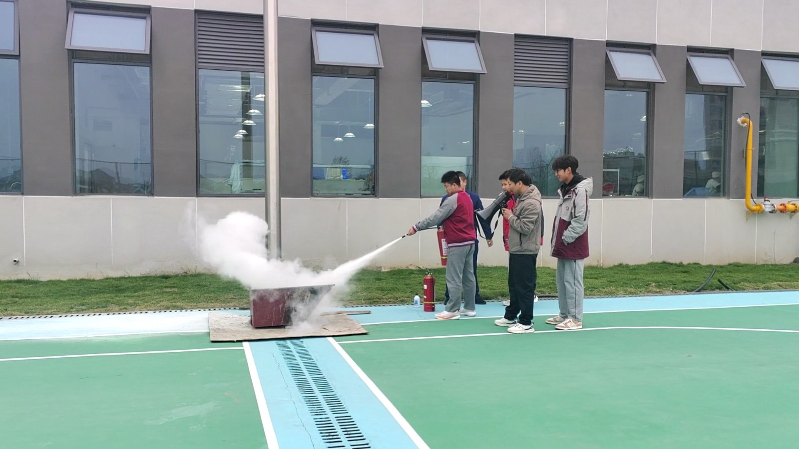 1701843548171264.jpg